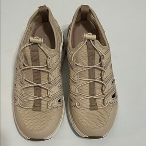 Easy Spirit Metri 3 Tan Athletic Shoes